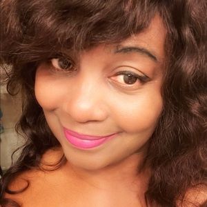 Meet your Posher, Lorna